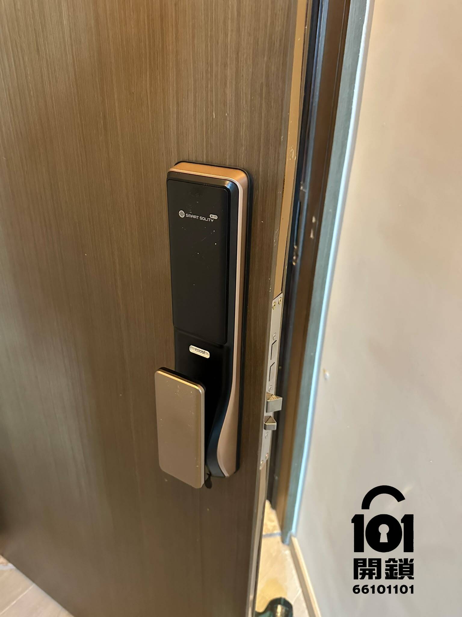 香港 Solity 電子鎖門外面板安裝實例
