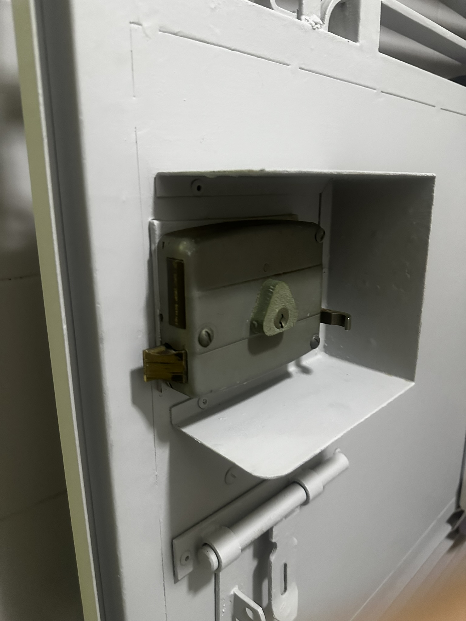 香港鐵閘三開鎖款式一